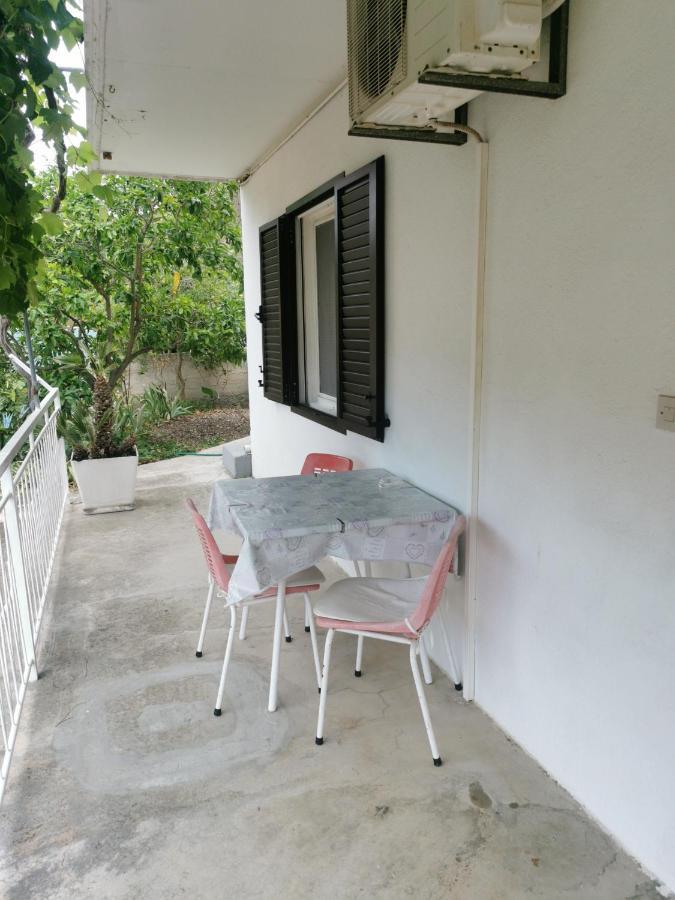 Room Dobrenka Hvar Exterior photo